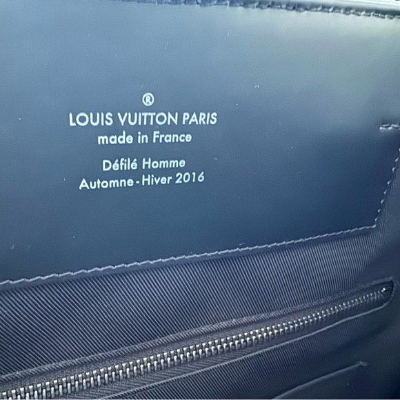 Authentic Louis Vuitton Explorer Duffel Backpack - Picture 12 of 16